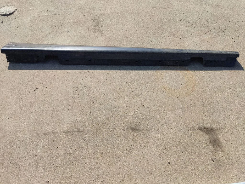 Sill 7062298