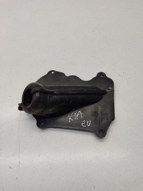 Steering wheel column trim – KIA Sportage (2005-2010)