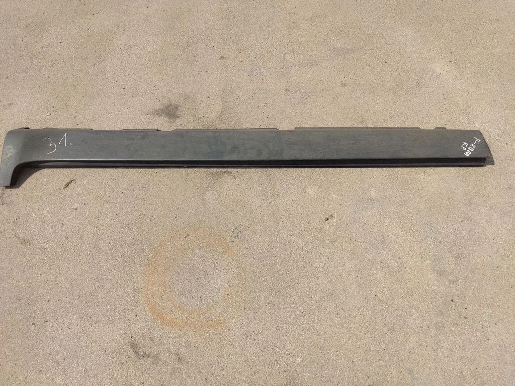 Sill 8V41S10155AC