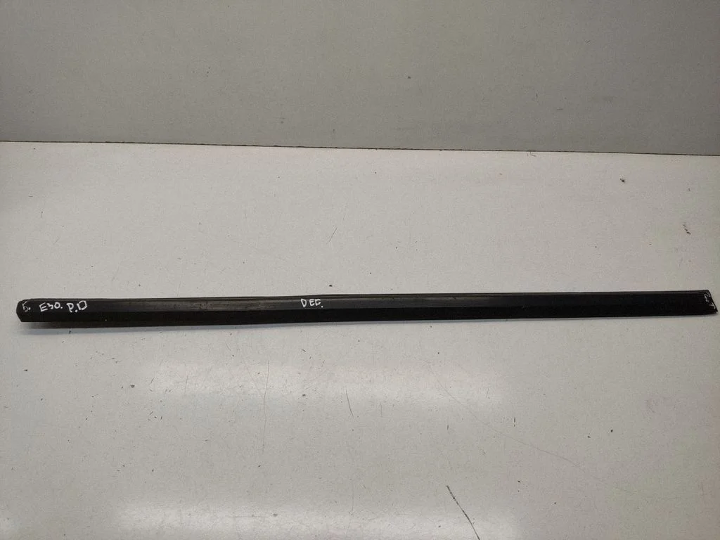 Front door trim (molding) 1804770