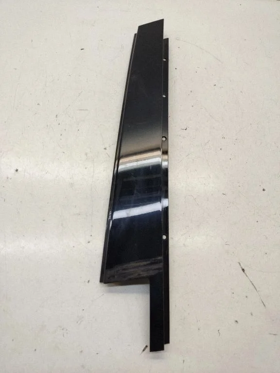 Front door trim (molding) – BMW 3 Series E46 (1998-2005)