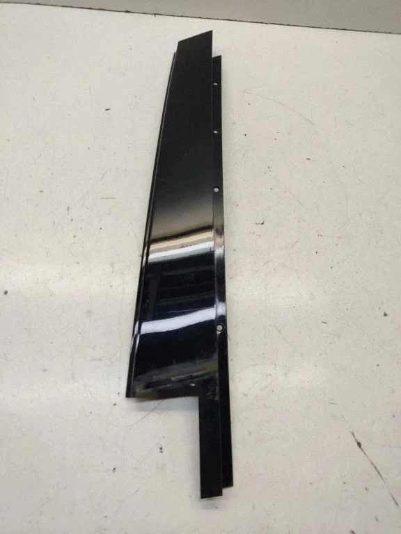 Front door trim (molding) – BMW 3 Series E46 (1998-2005)