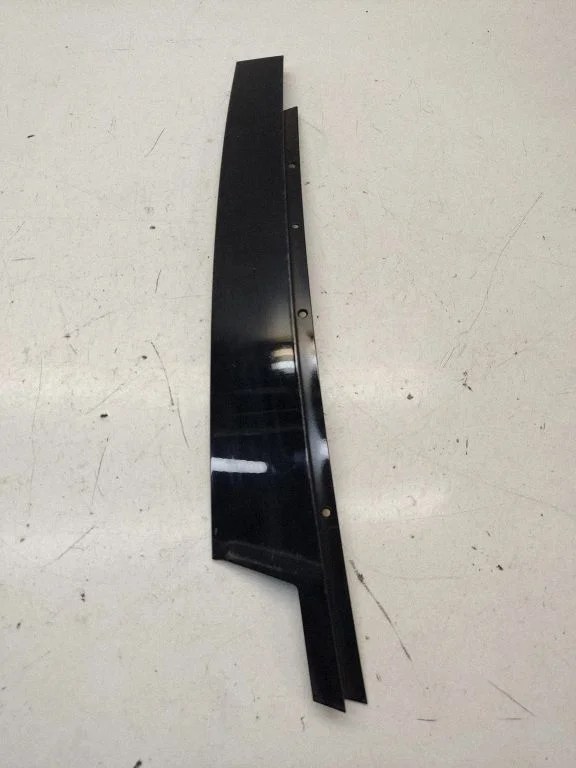 Front door trim (molding) – BMW 3 Series E46 (1998-2005)