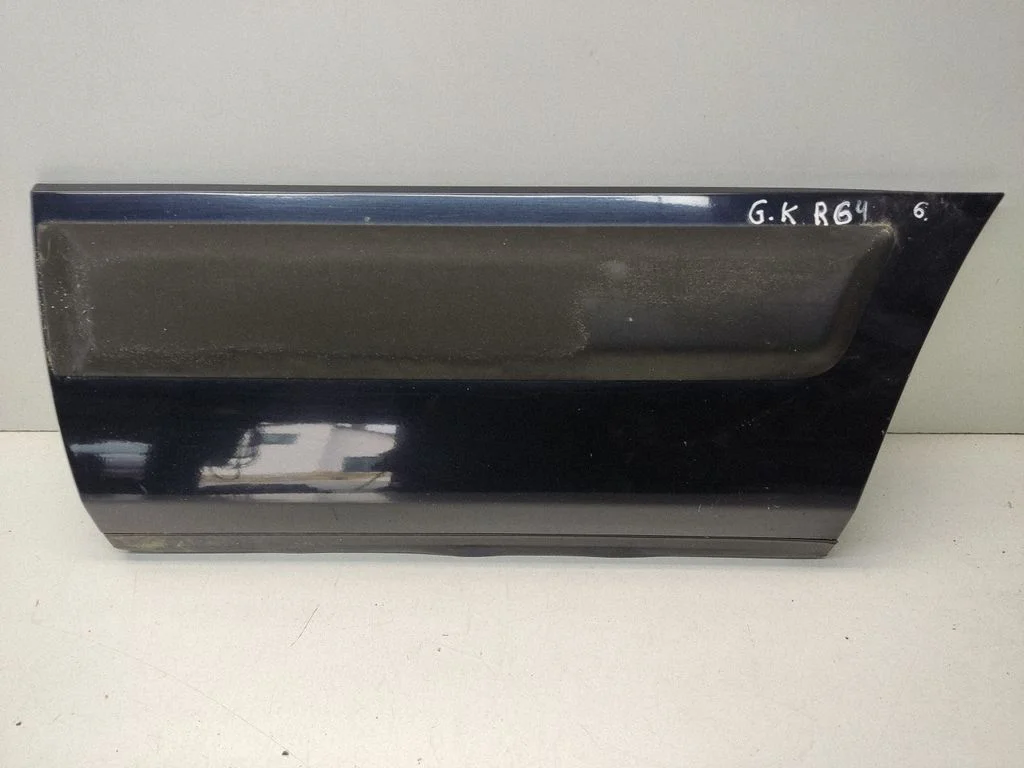 Rear door trim (molding) 8263897