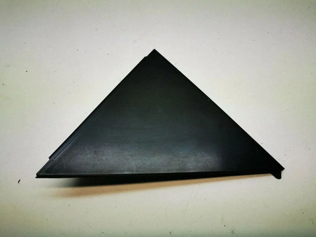 Tagaukse liist (mold) – tagumine vasak