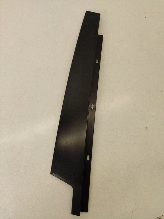 Esiukse liist (mold) – BMW 5-seeria E60 E61 (2004-2010)