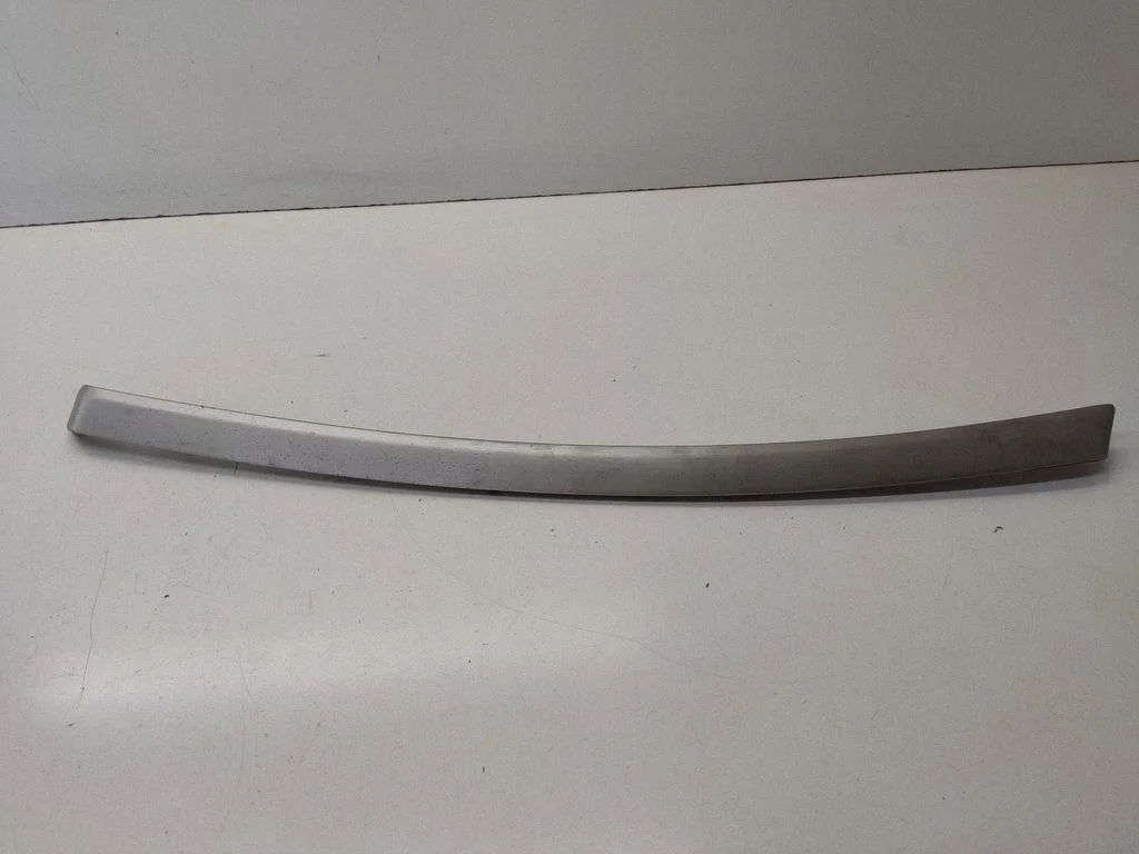Front door trim (molding) – BMW 3 Series E90 E91 (2005-2012)
