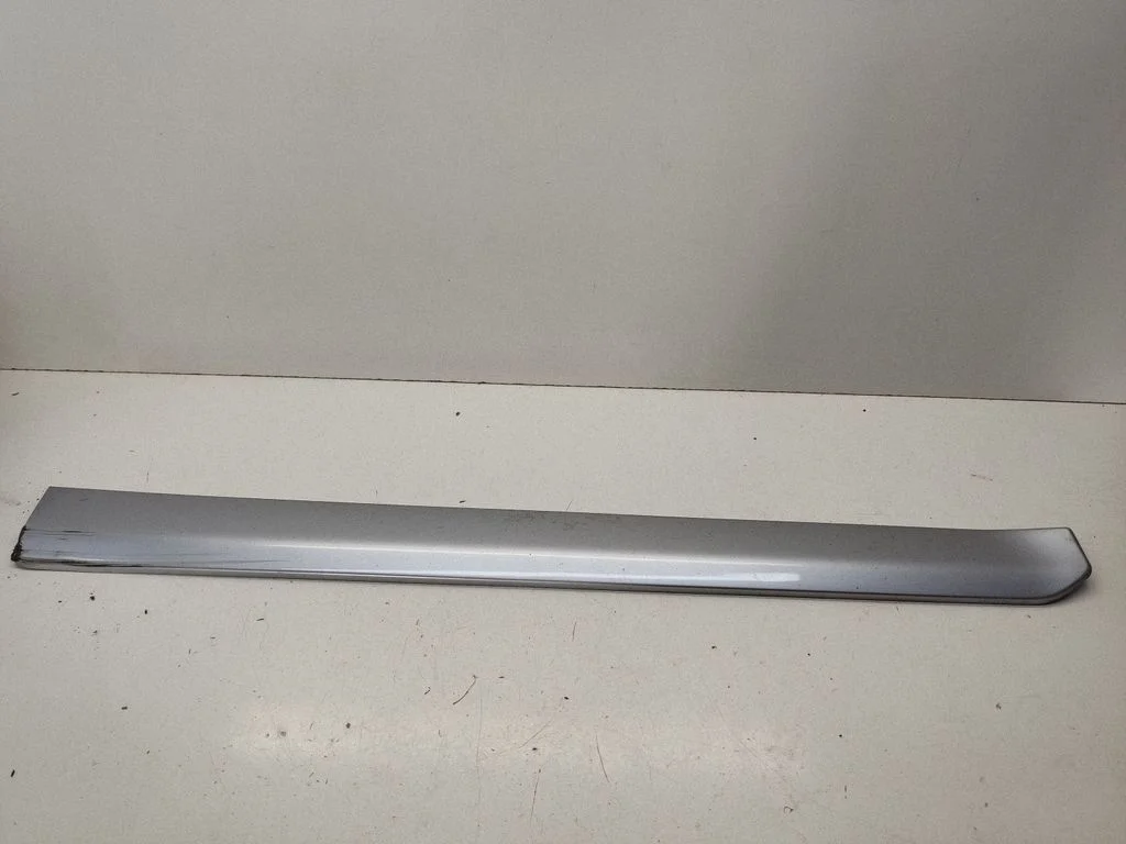 Front door trim (molding) 5727A029