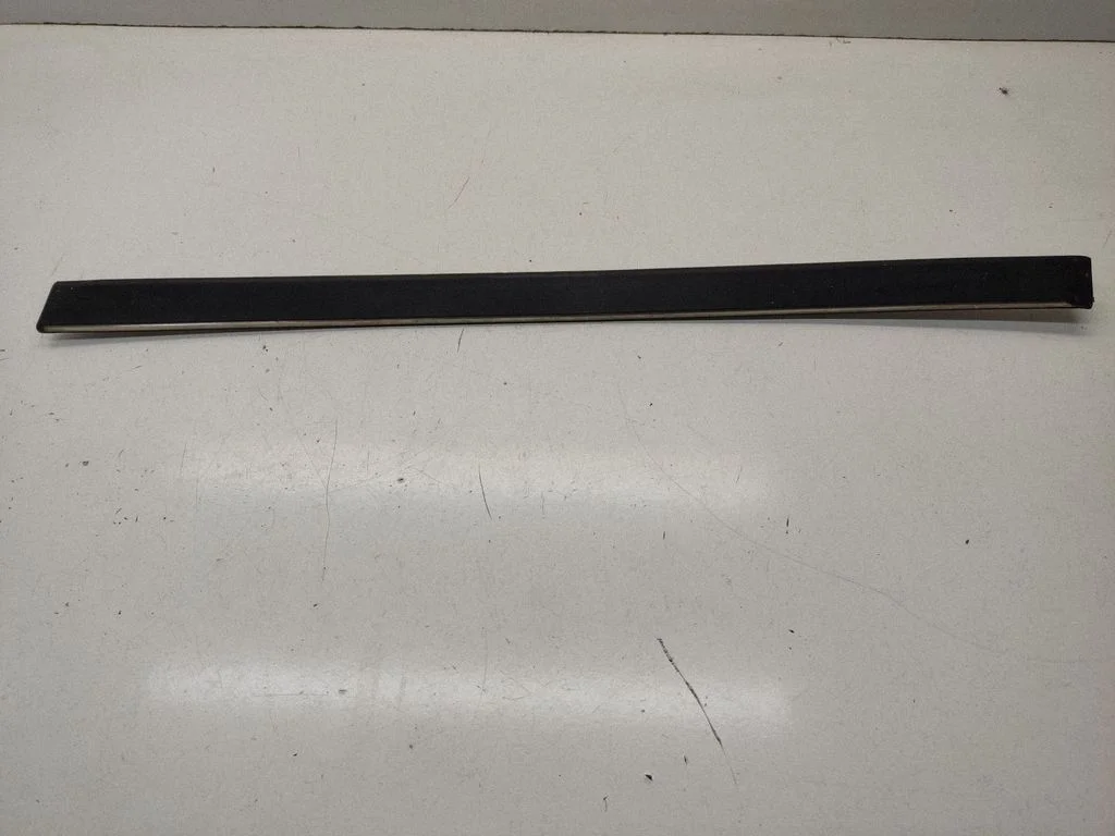 Listwa drzwi tylnych 8159297