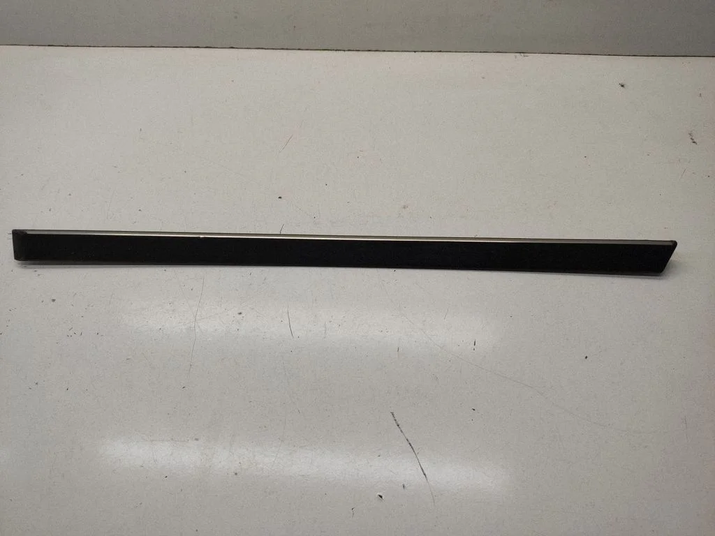 Listwa drzwi tylnych 8159297