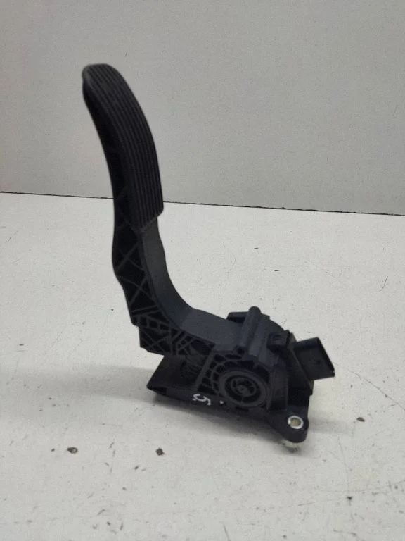 Accelerator throttle pedal – Mercedes-Benz Vito Viano W447 (2014-)