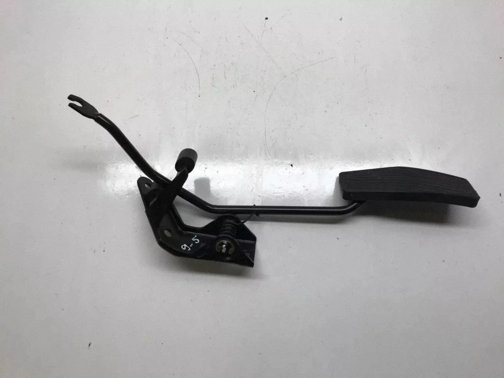 Accelerator throttle pedal – Saab 9-5 (2006-2010)