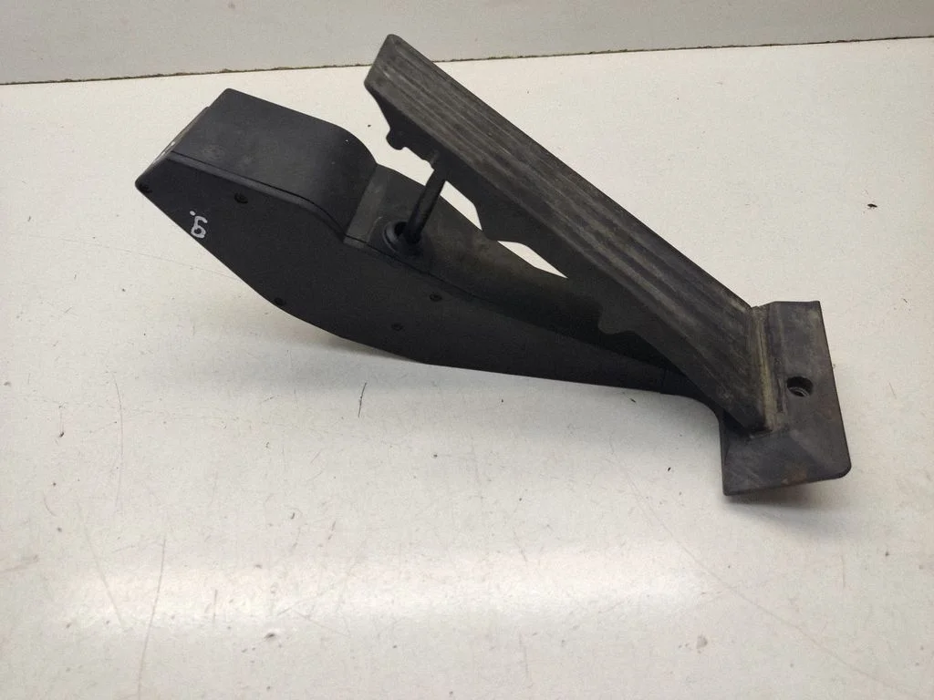 Accelerator throttle pedal 677264502