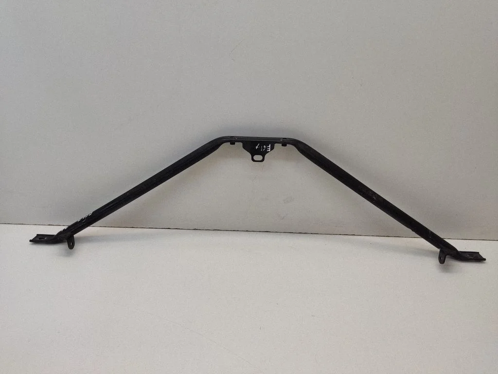 Radiator support slam panel bracket – BMW 5 Series E60 E61 (2004-2010)