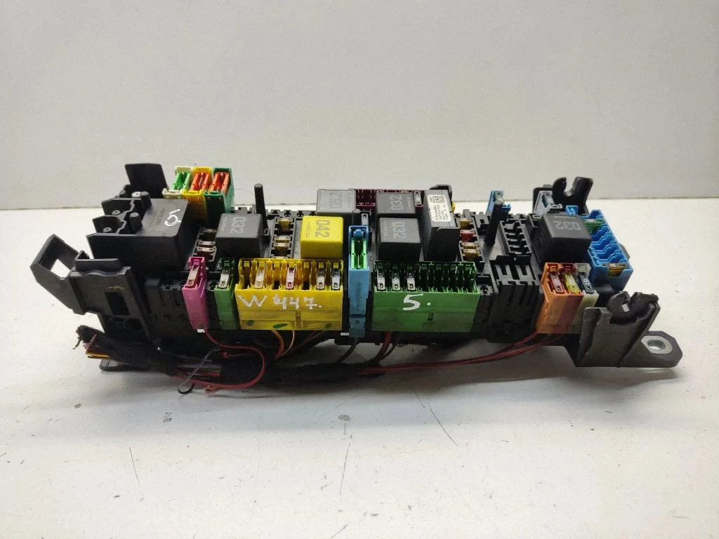 Drošinātāju bloks A4475460046