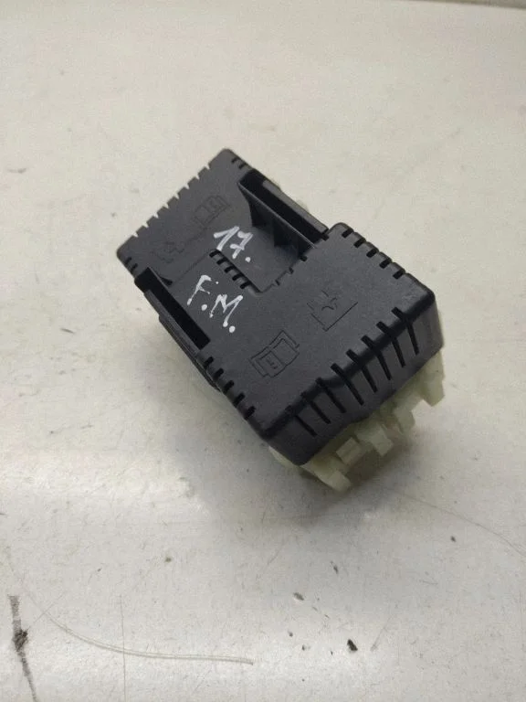 Drošinātāju bloks 6G9T14B192