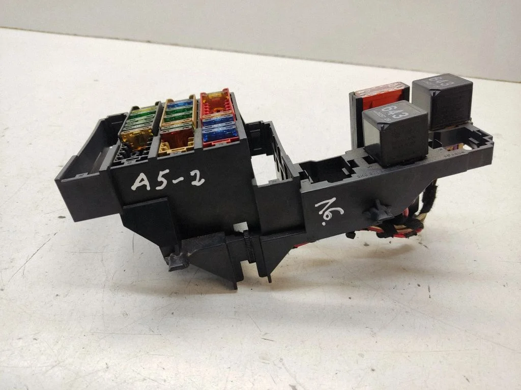 Fuse module – Audi A5 8T 8F (2007-2016)