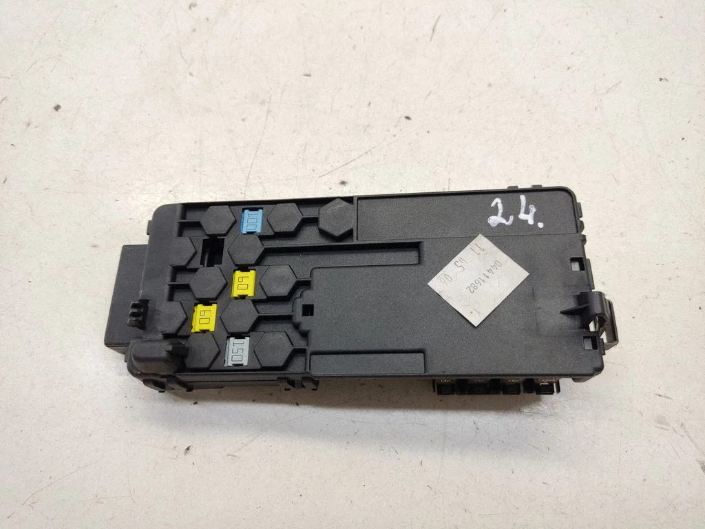 Fuse module – Mercedes-Benz R-Class W251 (2005-2013)