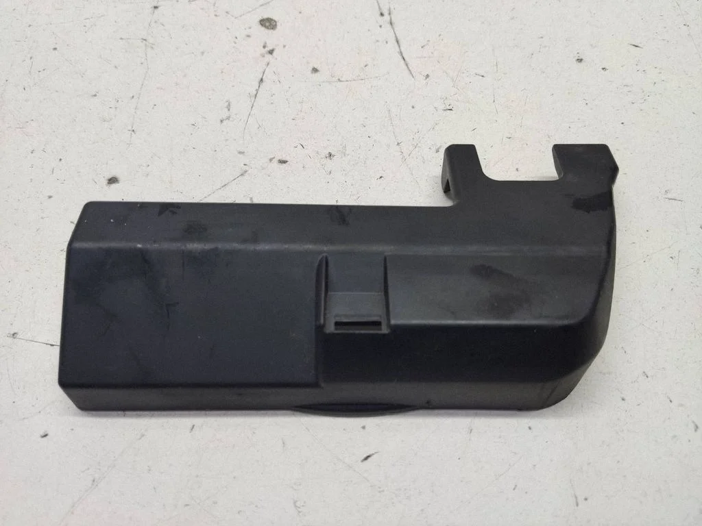 Other engine bay part KB8J4590