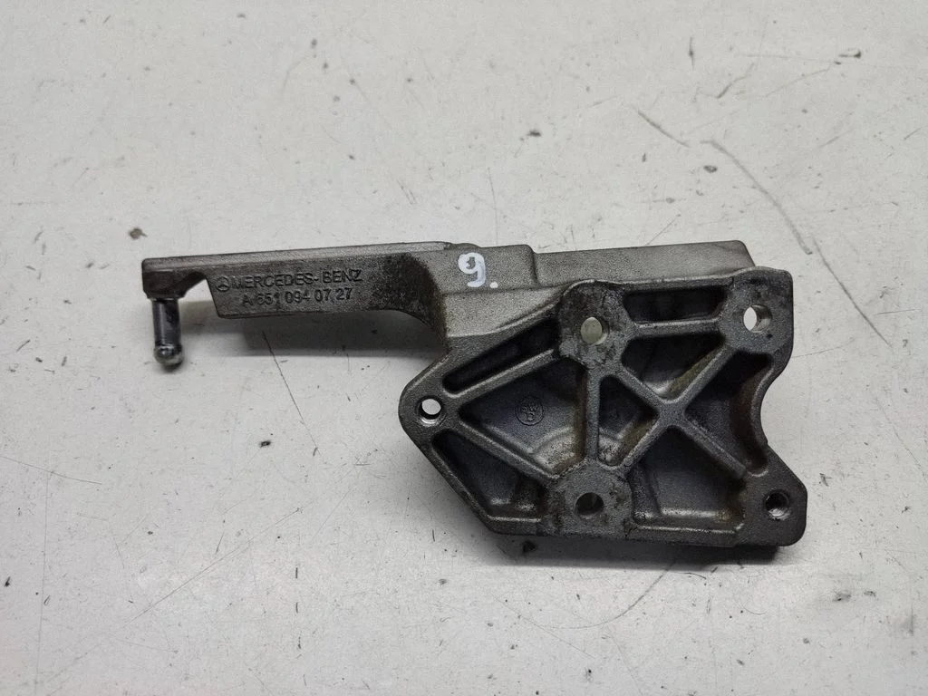 Cita motora nodalījuma detaļa A6510940727