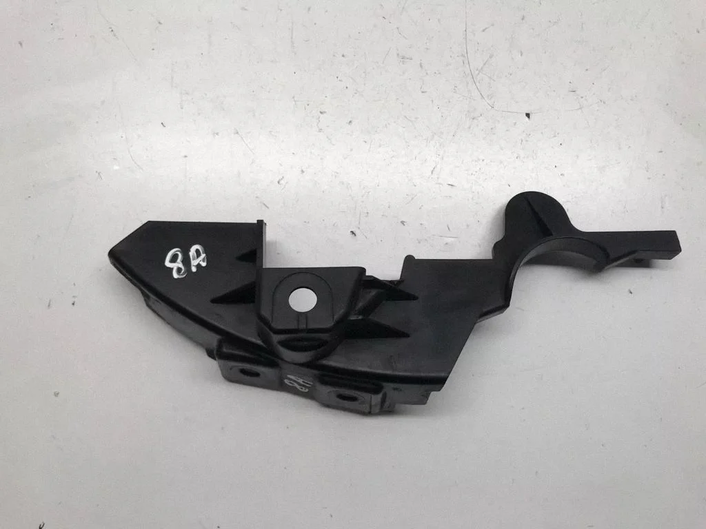 Cita motora nodalījuma detaļa 3M5Q6D046GB