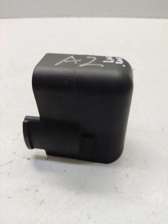 Cita motora nodalījuma detaļa 8Z0911129A