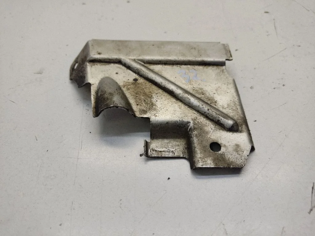 Cita motora nodalījuma detaļa A2202710188