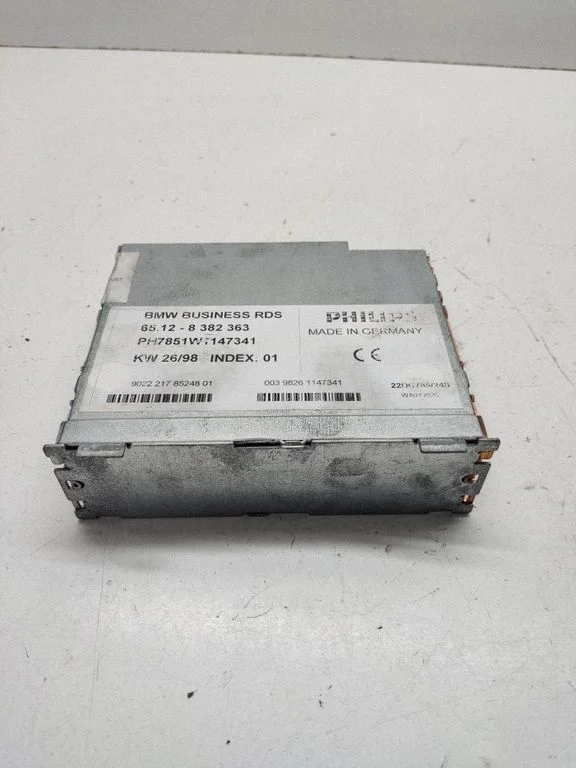Radio/CD/DVD/GPS head unit 8382363