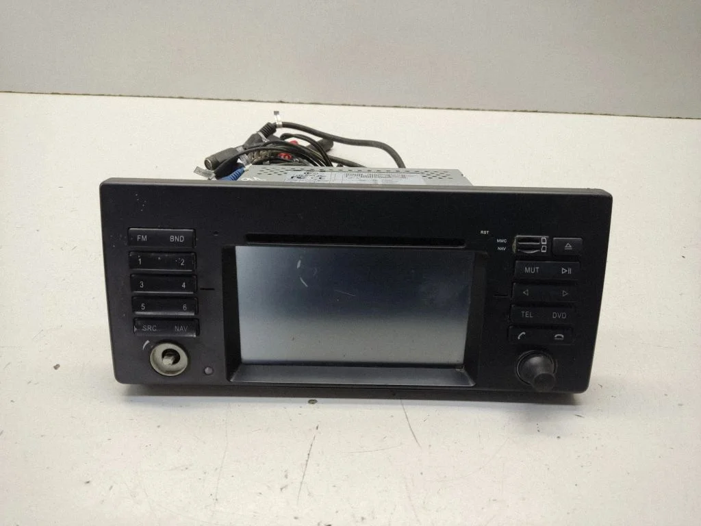 Radio/CD/DVD/GPS head unit 10R031086