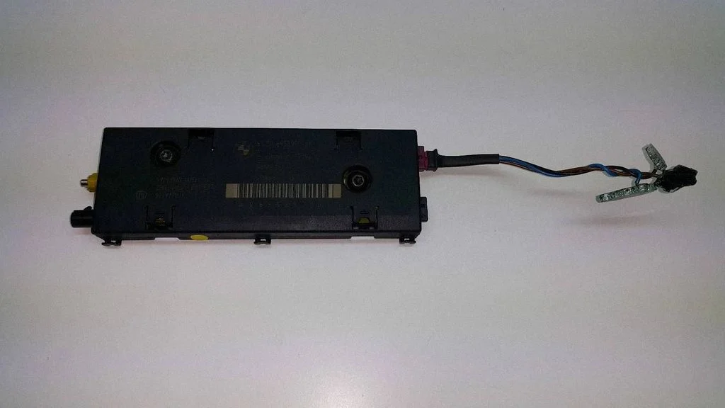 Aerial antenna amplifier – BMW 1 Series E81 E87 (2004-2011)