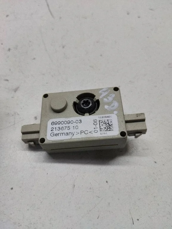 Wzmacniacz antenowy 6990090