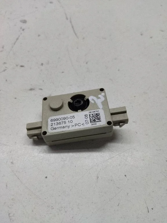 Wzmacniacz antenowy 6990090