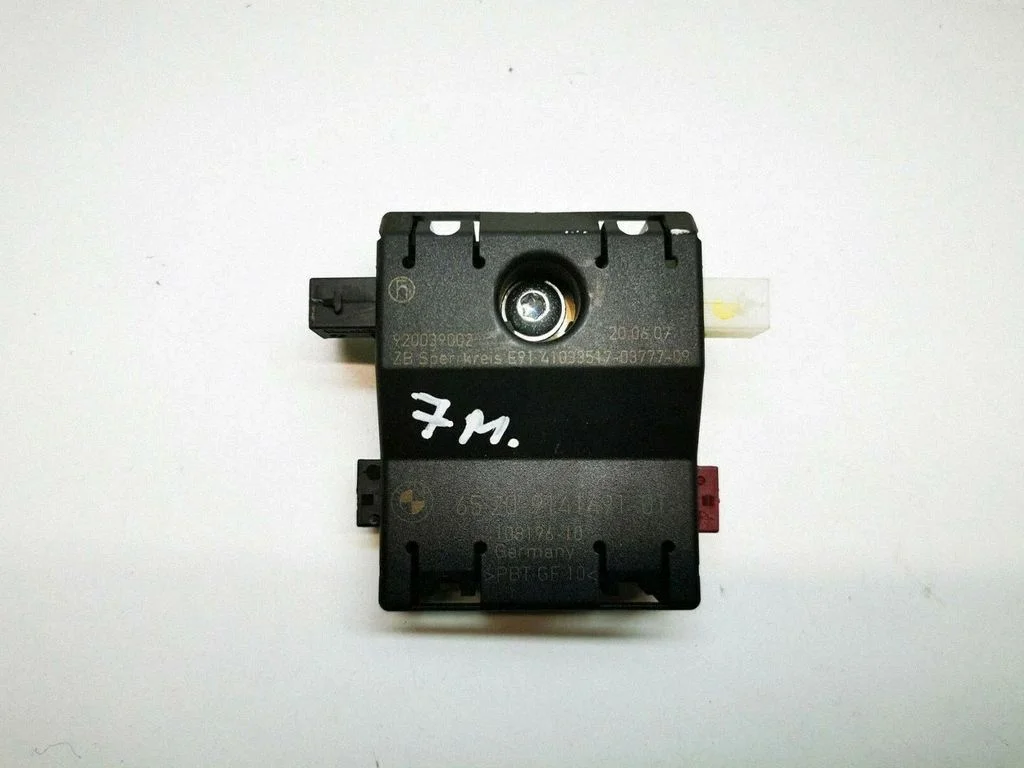 Aerial antenna amplifier – BMW 3 Series E90 E91 (2005-2012)