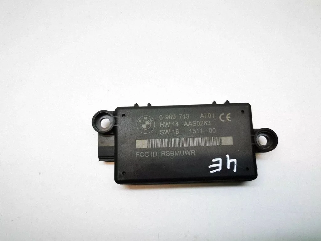 Aerial antenna amplifier – BMW 1 Series E82 E88 (2007-2014)