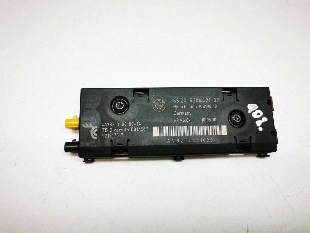 Aerial antenna amplifier – BMW 1 Series E82 E88 (2007-2014)