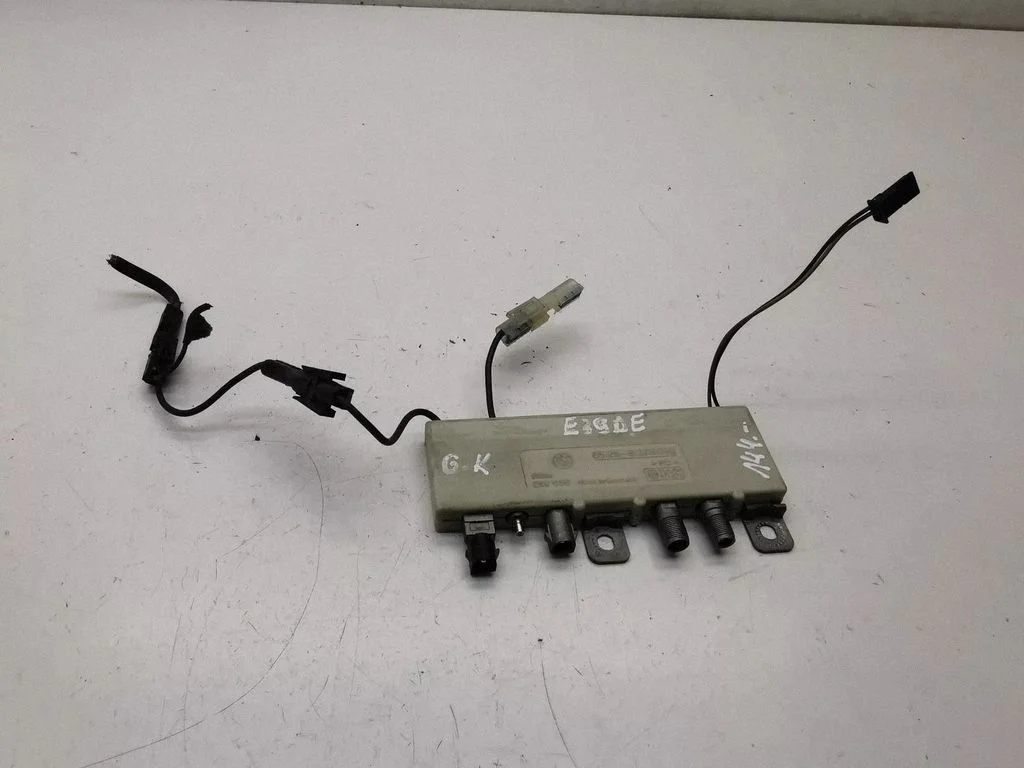 Antenas pastiprinātājs 8378090