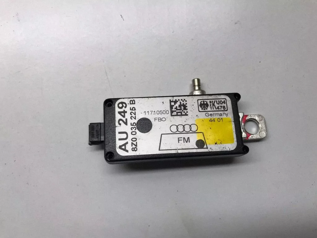 Antenas pastiprinātājs 8Z0035225B