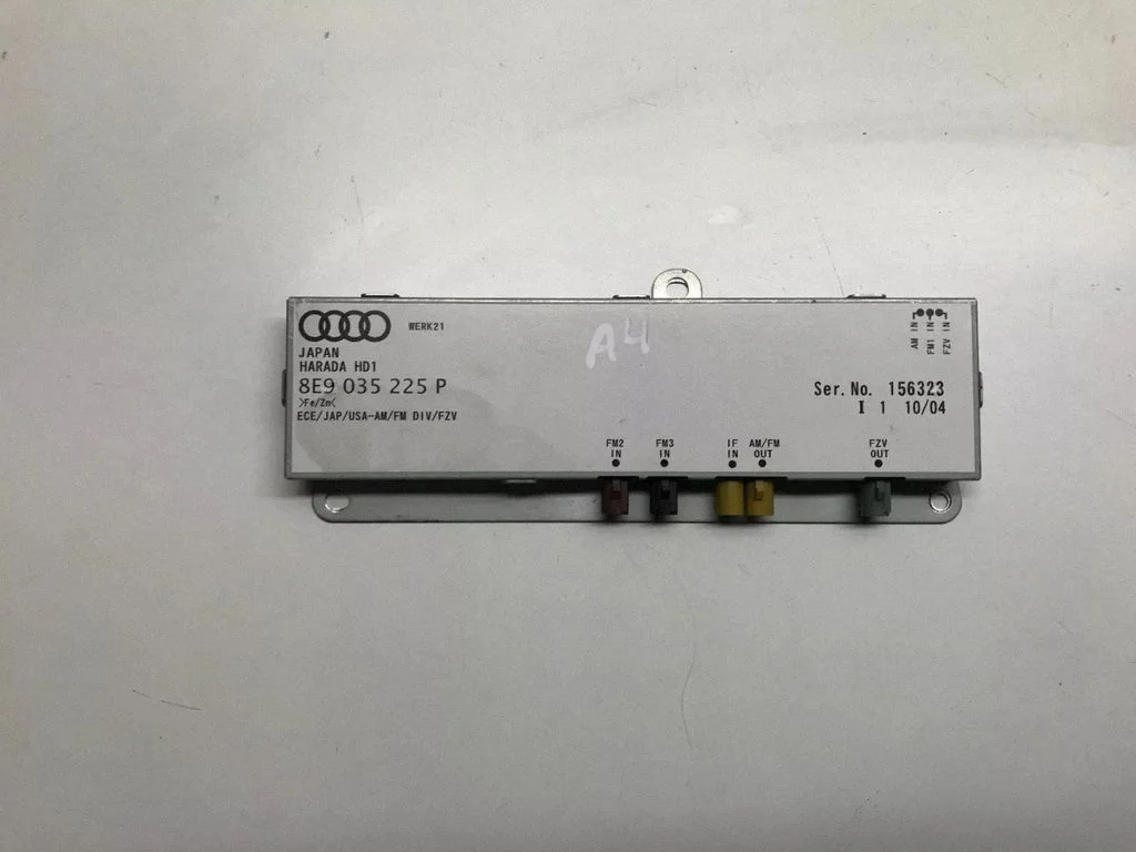 Antenas pastiprinātājs 8E9035225P