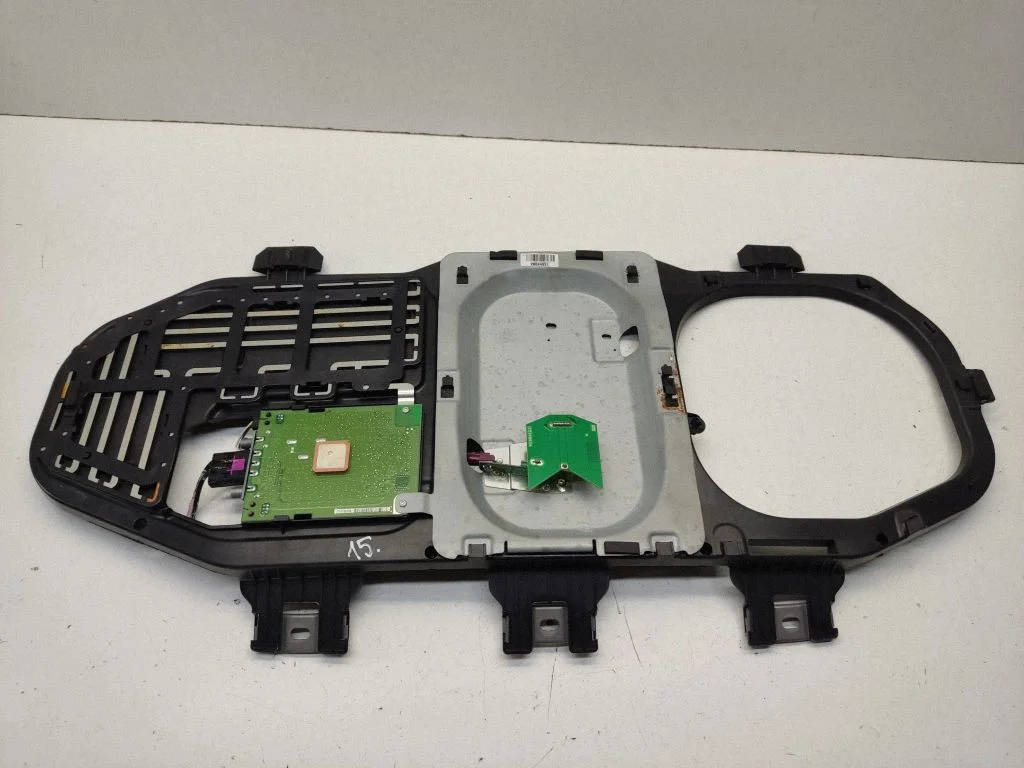 Aerial antenna amplifier – Mercedes-Benz ML-Class W164 (2005-2011)