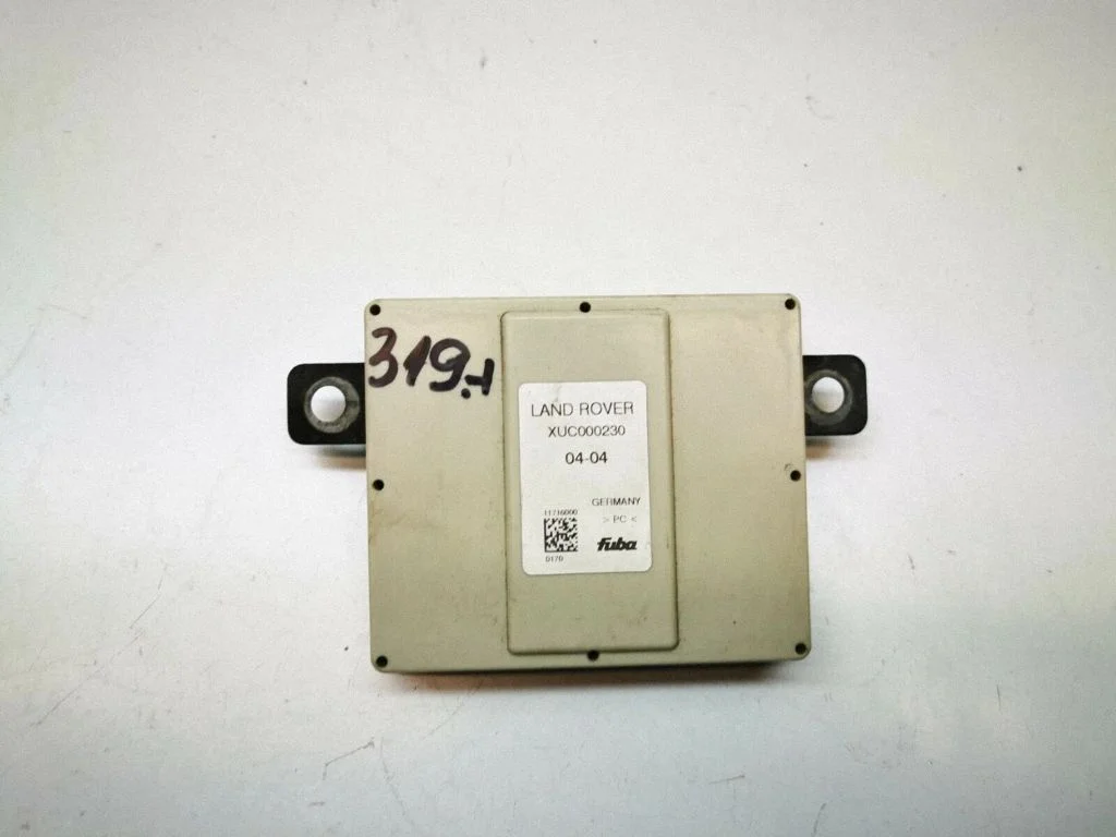 Aerial antenna amplifier – Land Rover Range Rover L322 (2002-2012)