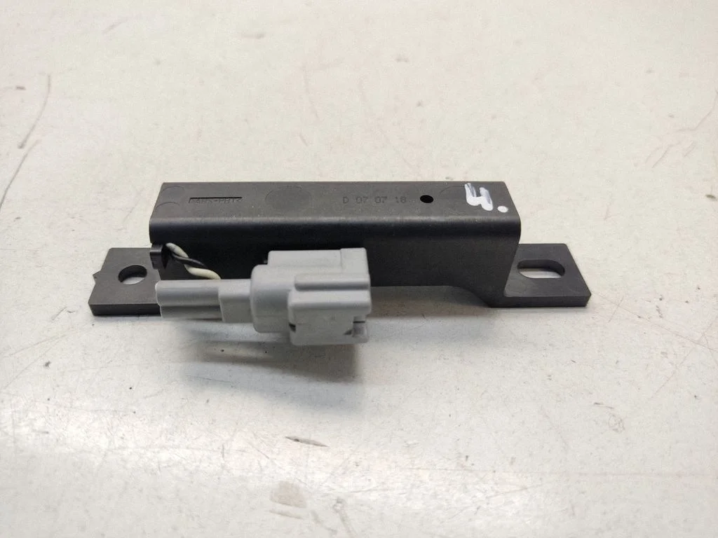 Aerial antenna amplifier – Nissan Qashqai+2 (2008-2010)