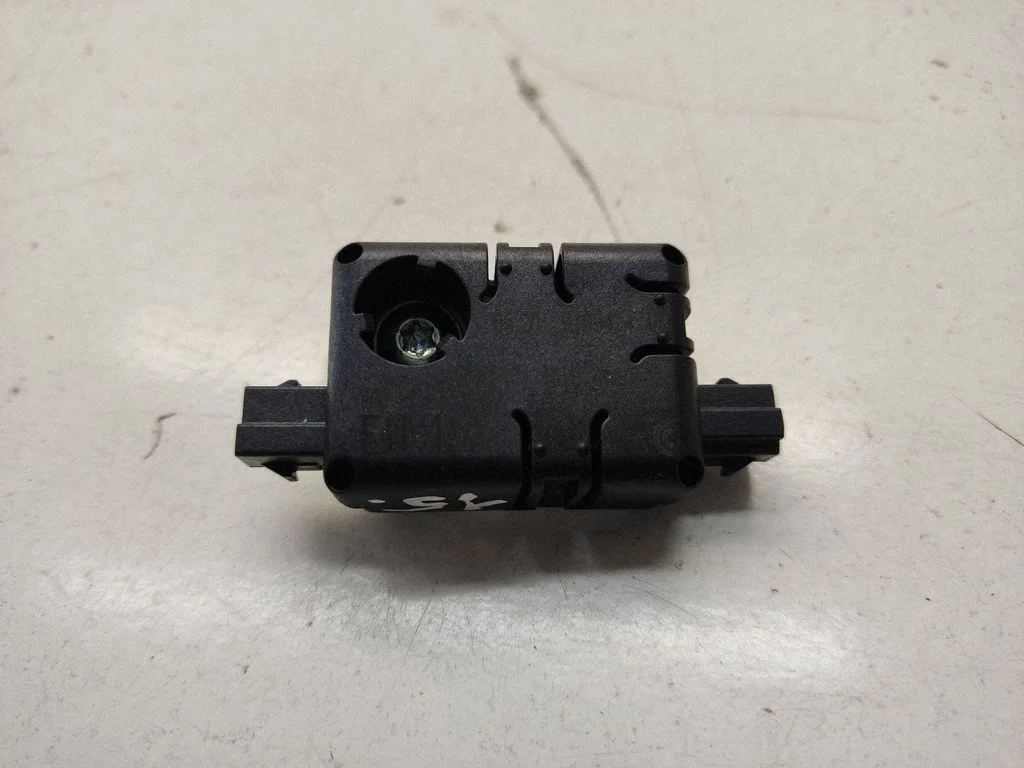 Aerial antenna amplifier – Mini Cooper Countryman R60 (2011-2016)
