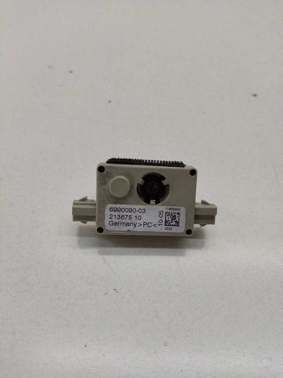 Wzmacniacz antenowy 6990090