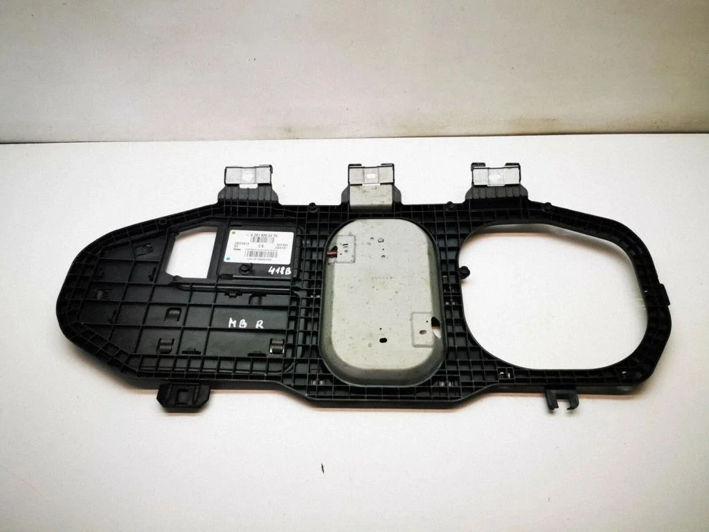 Aerial antenna amplifier – Mercedes-Benz R-Class W251 (2005-2013)