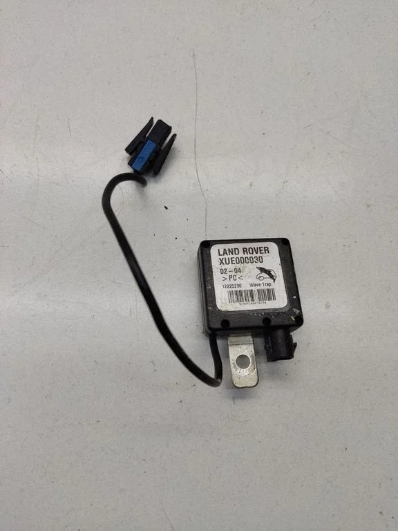 Aerial antenna amplifier – Land Rover Range Rover L322 (2002-2012)