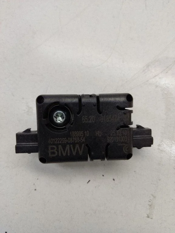 Aerial antenna amplifier – BMW 5 Series F10 F11 (2009-2016)