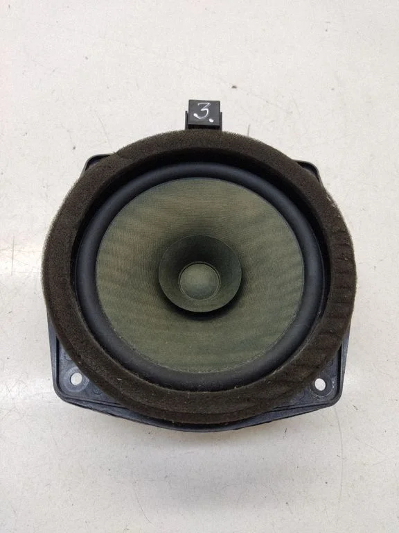 Front door speaker – Hyundai Tucson JM (2004-2009)
