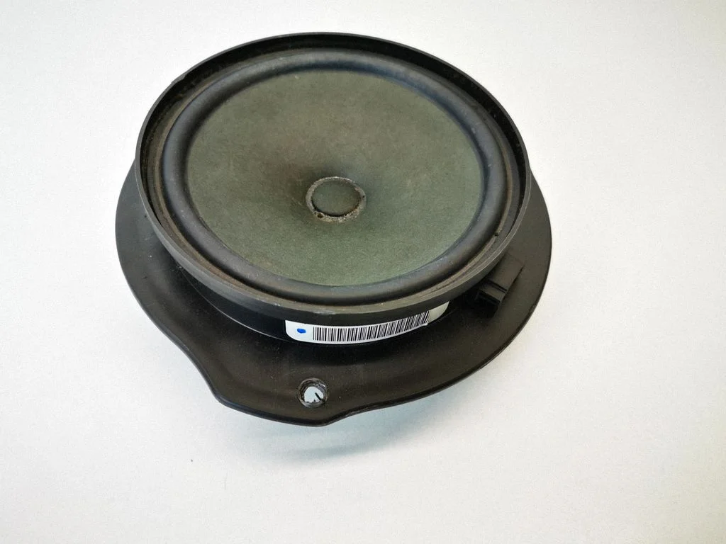 Front door speaker – Mercedes-Benz C-Class AMG W204 (2007-2014)