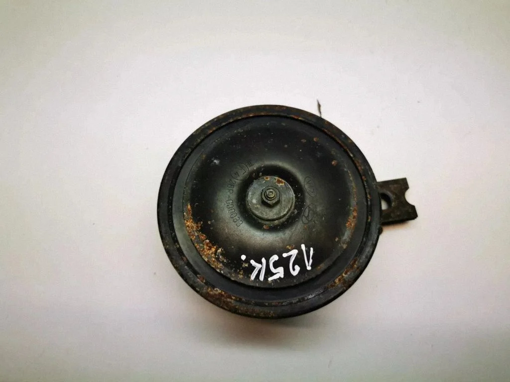 Sygnał dźwiękowy (klakson) E428R000033