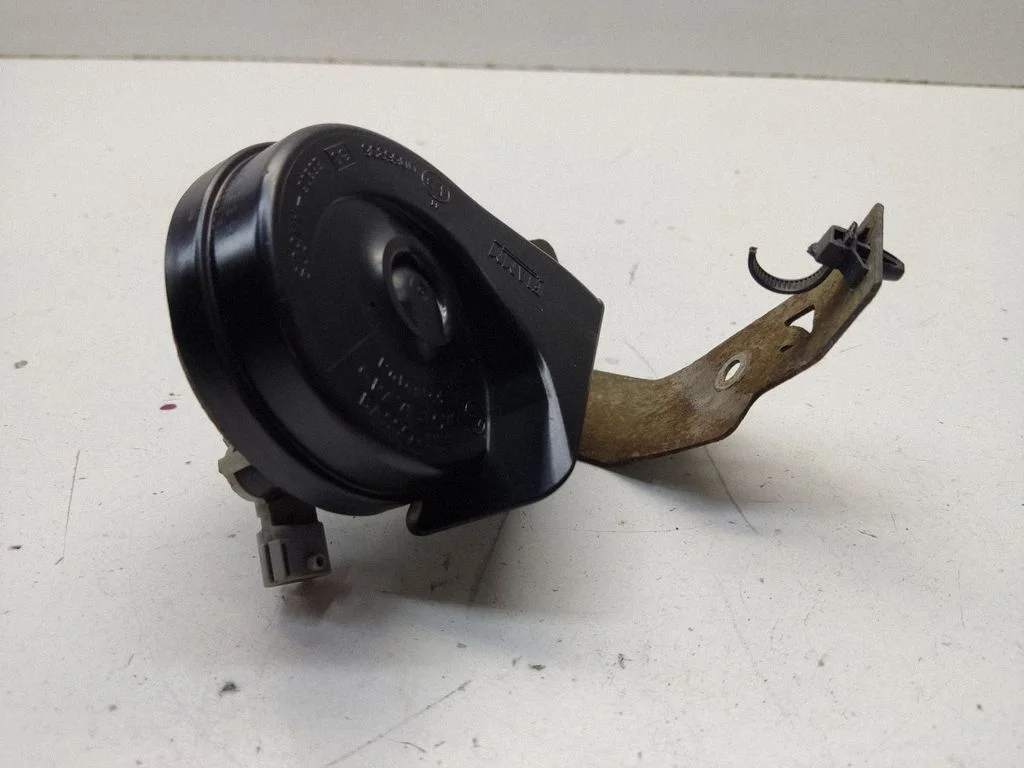 Horn signal – Saab 9-5 (2006-2010)